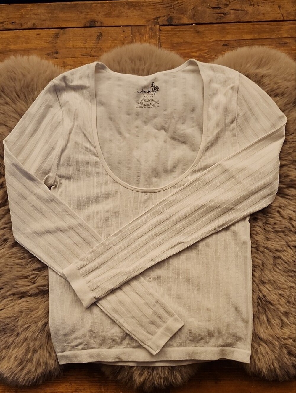 Women’s White Scoop Neck Long Sleeve Top *See Description* - Picture 8 of 8